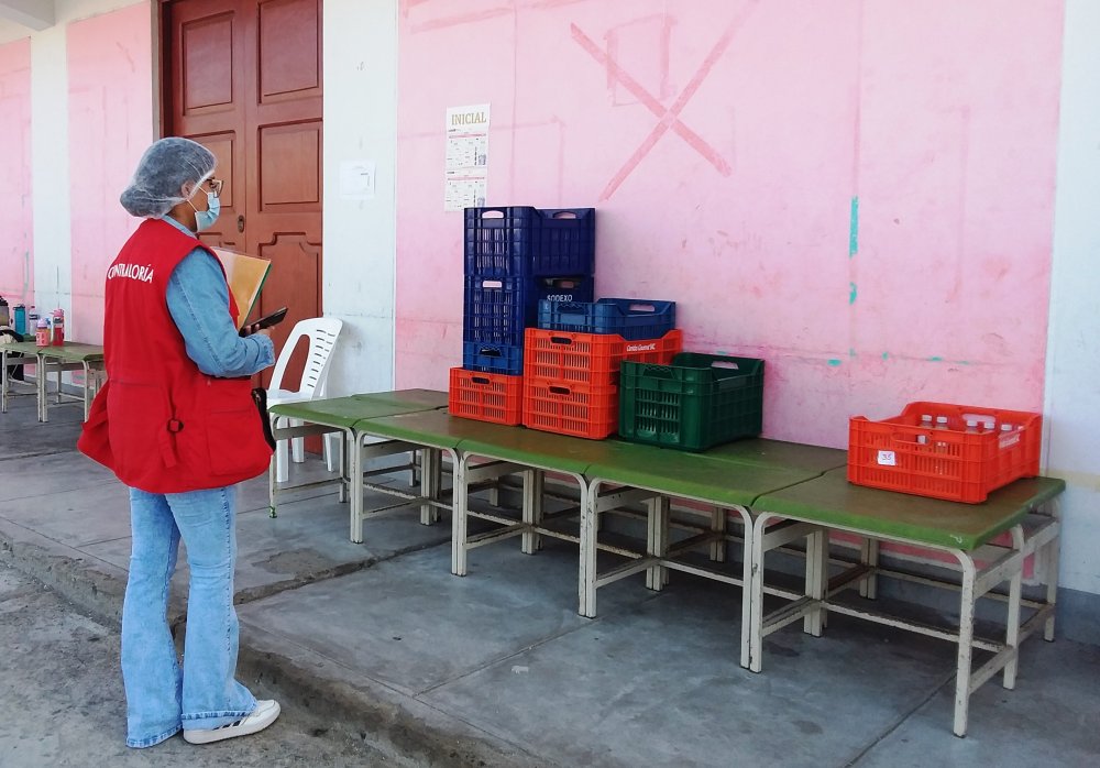 2 Entrega de alimentos.jpg