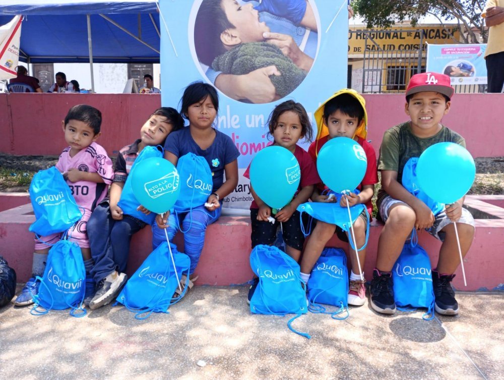 Quavii entregó 200 loncheras saludables y 200 kits de aseo personal a niños del distrito de Coishco