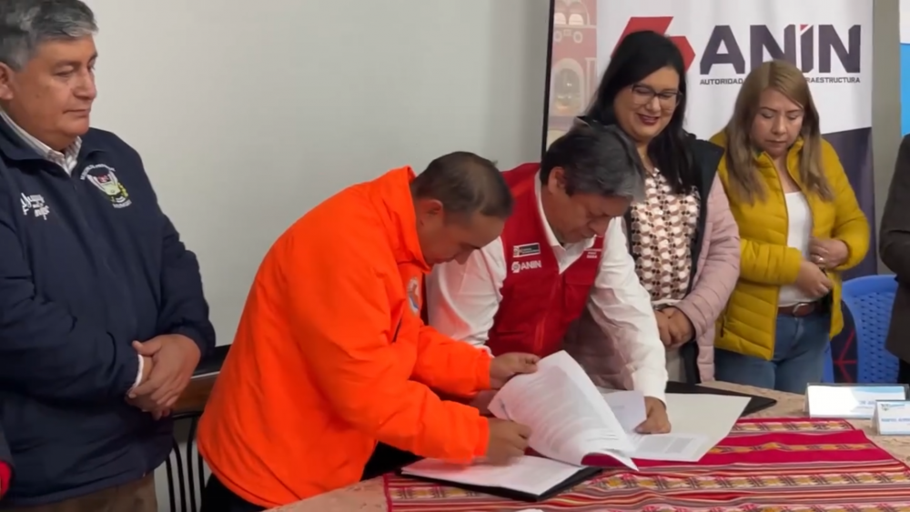 Firma histórica de convenio con ANIN para el mejoramiento de la carretera interurbana Yungay - Llanganuco - Yanama - Llacma