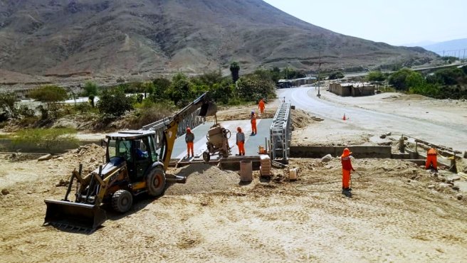 MTC continúa la instalación del puente Chinecas en Áncash