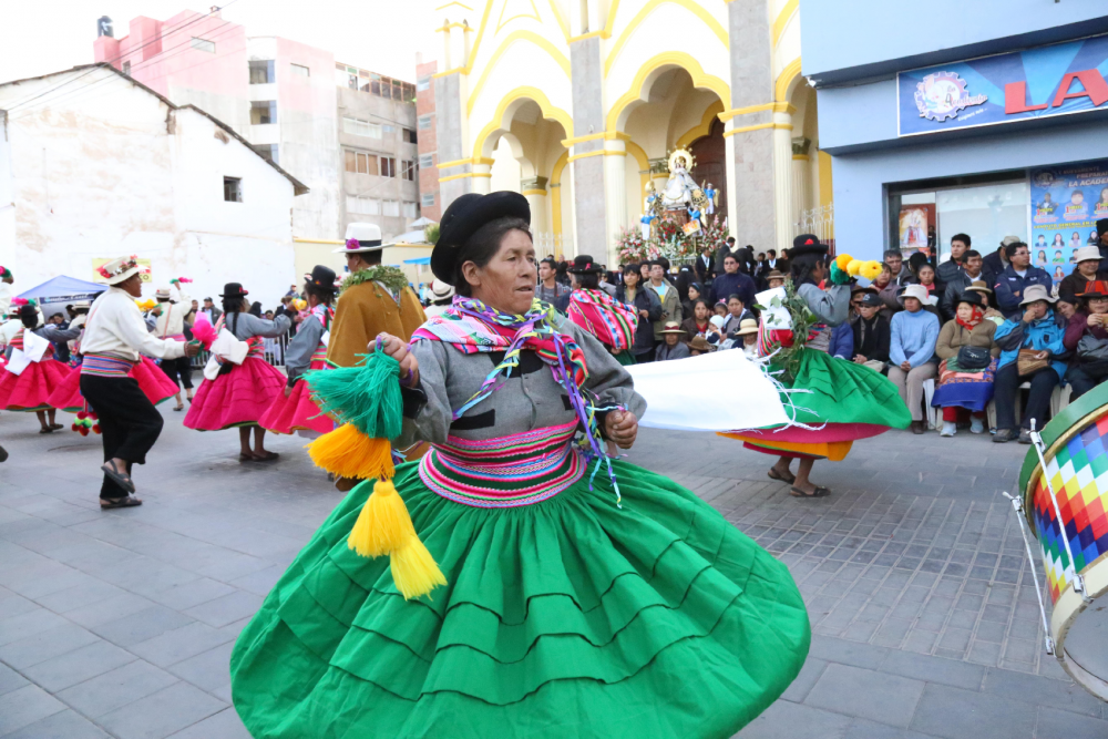 Los Andes resalta la dinamización de la economía local por la Fiesta de la Virgen de la Candelaria